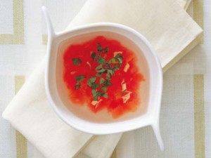 トマトとバジルのスープ