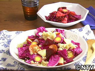 キヌアと赤い野菜のパワーサラダ