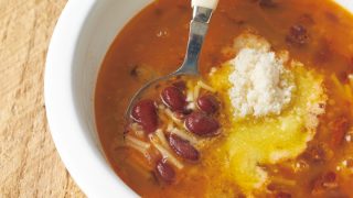 豆とパスタのスープ