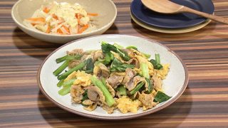 小松菜、豚肉、卵のカレー風味炒め