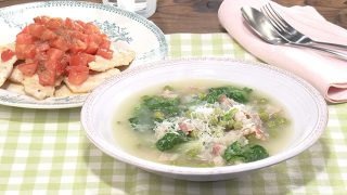グリンピースとサラダ菜のスープ