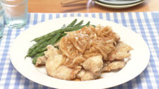 鶏肉のごま揚げ 新玉ねぎソース