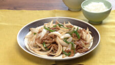 豚バラと新玉の甘みそ炒め
