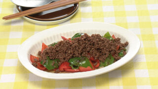 ピーマンのひき肉炒めのっけ