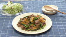 牛肉とにんにくの芽の炒めもの