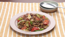 牛こまと大豆のみそマヨ炒め
