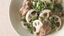 れんこんと骨付き鶏の塩煮