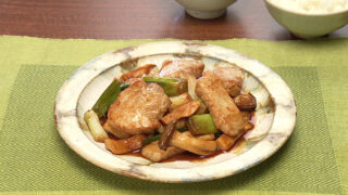 豚ロースとねぎの黒酢照り焼き